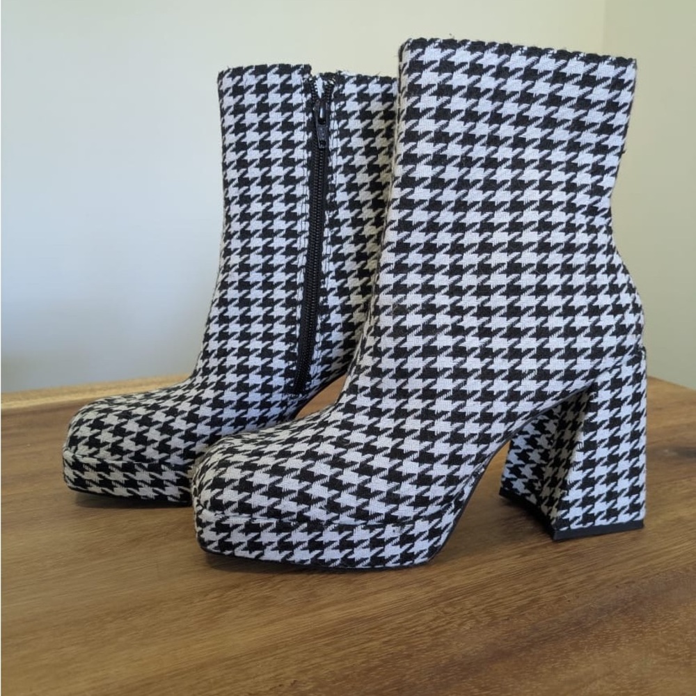 Stylish Houndstooth Ankle Boots